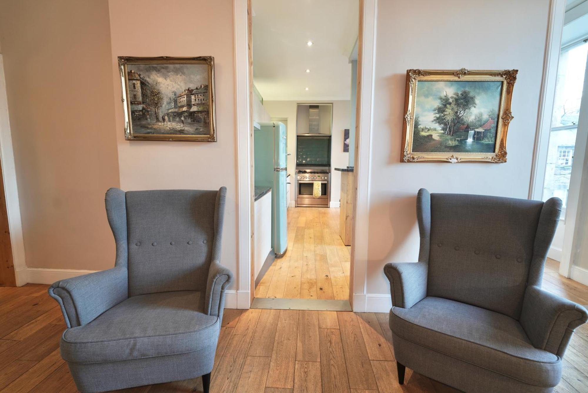 Spacious 2 Bed Apt Next To Royal Mile & Waverley EDI Exterior photo
