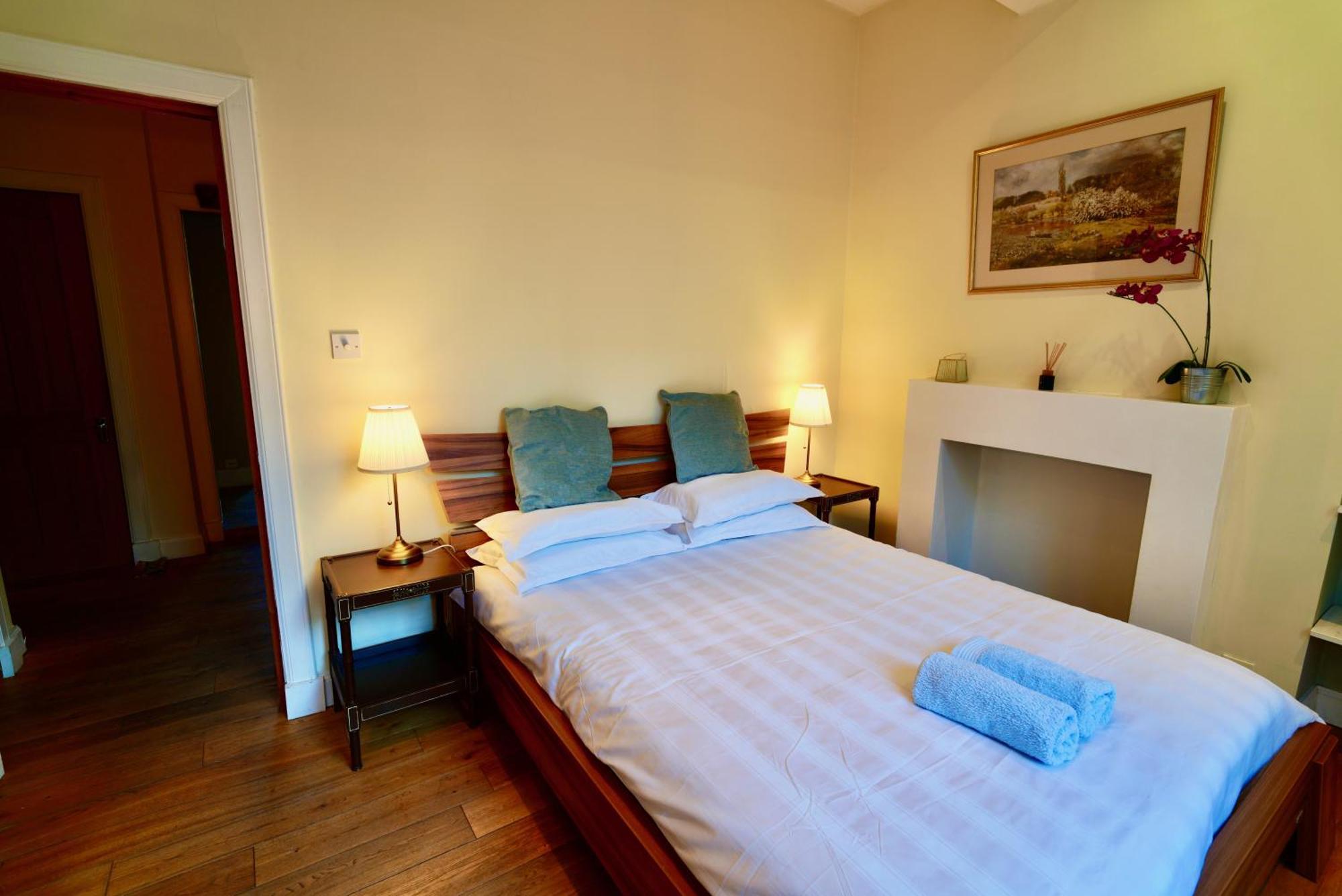 Spacious 2 Bed Apt Next To Royal Mile & Waverley EDI Exterior photo