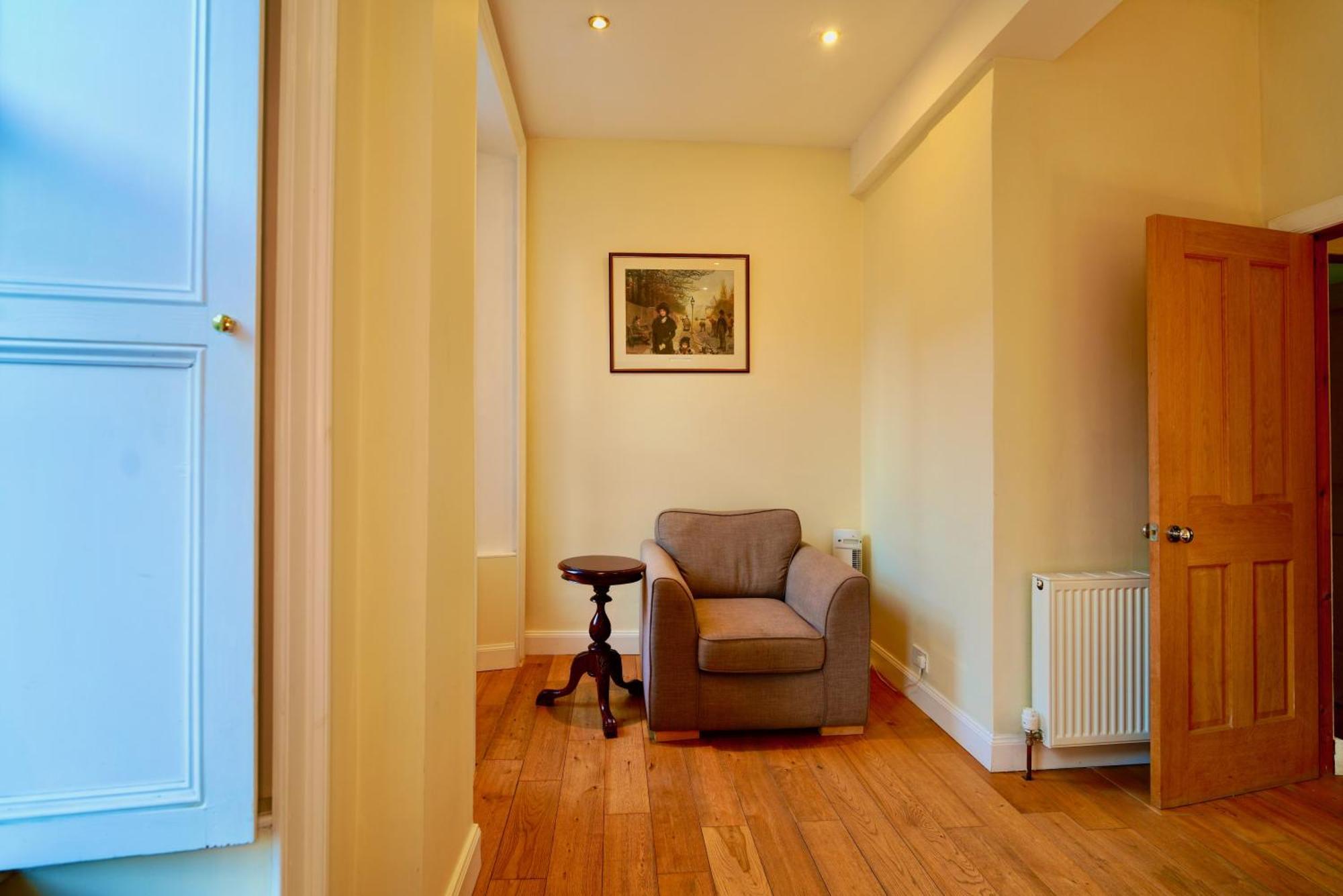 Spacious 2 Bed Apt Next To Royal Mile & Waverley EDI Exterior photo
