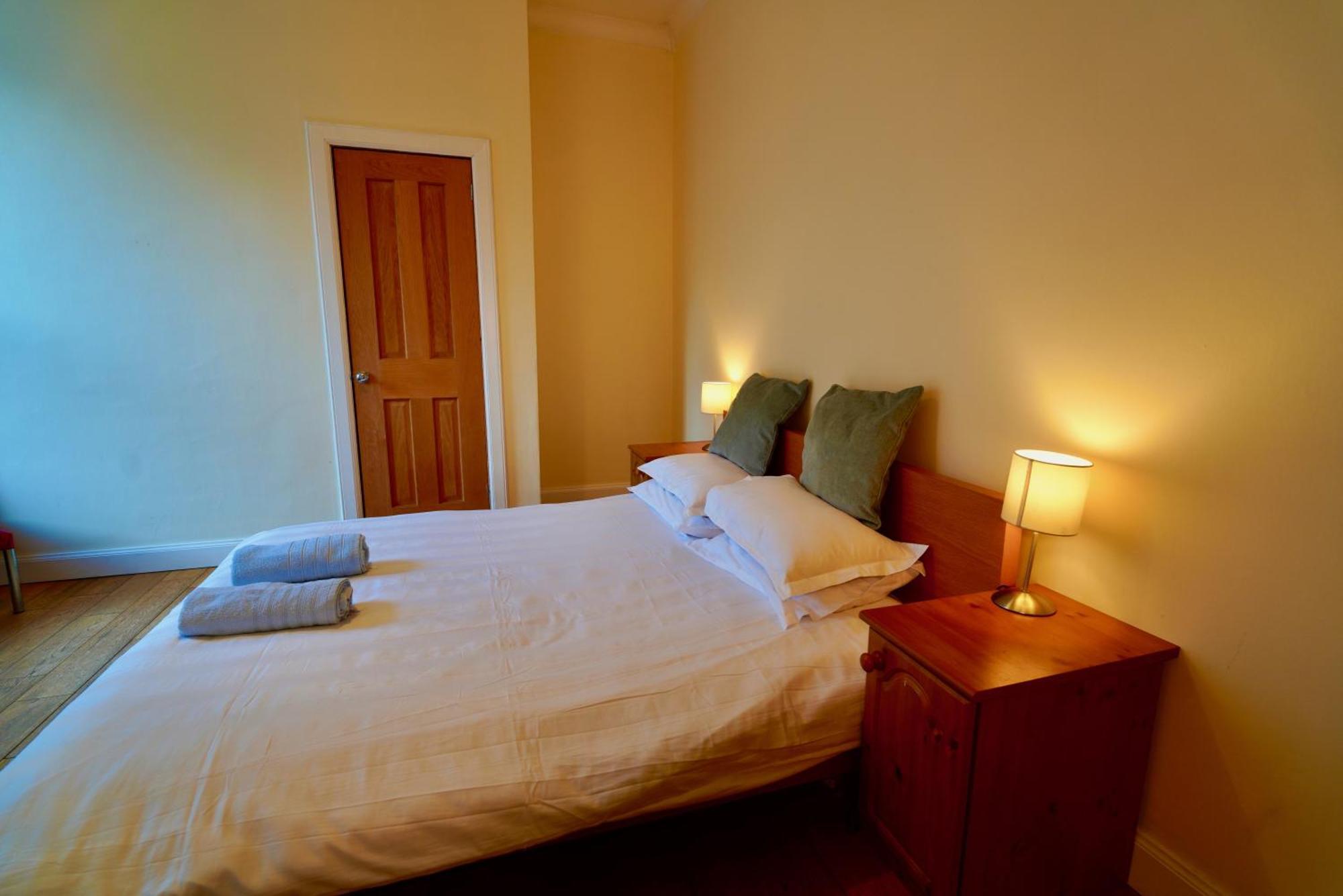 Spacious 2 Bed Apt Next To Royal Mile & Waverley EDI Exterior photo