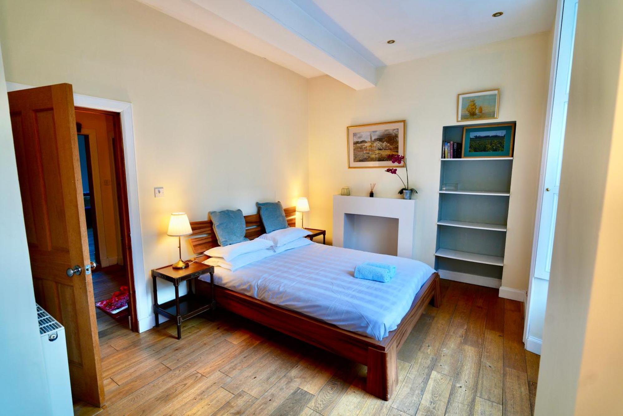 Spacious 2 Bed Apt Next To Royal Mile & Waverley EDI Exterior photo