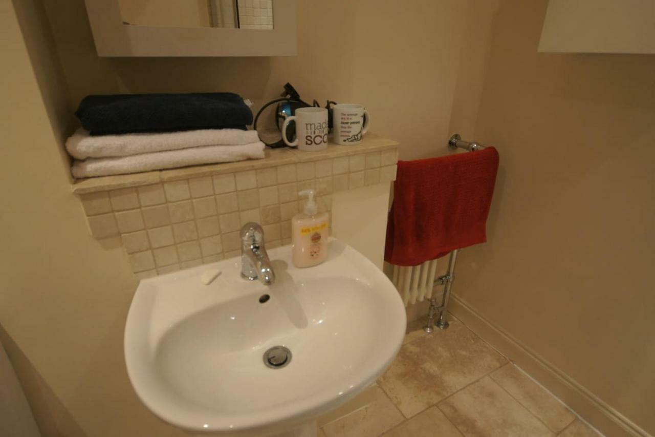 Spacious 2 Bed Apt Next To Royal Mile & Waverley EDI Exterior photo