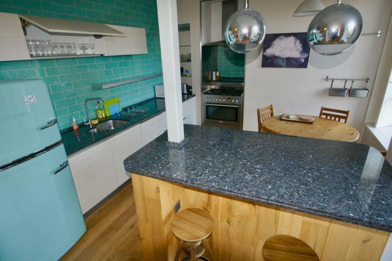 Spacious 2 Bed Apt Next To Royal Mile & Waverley EDI Exterior photo
