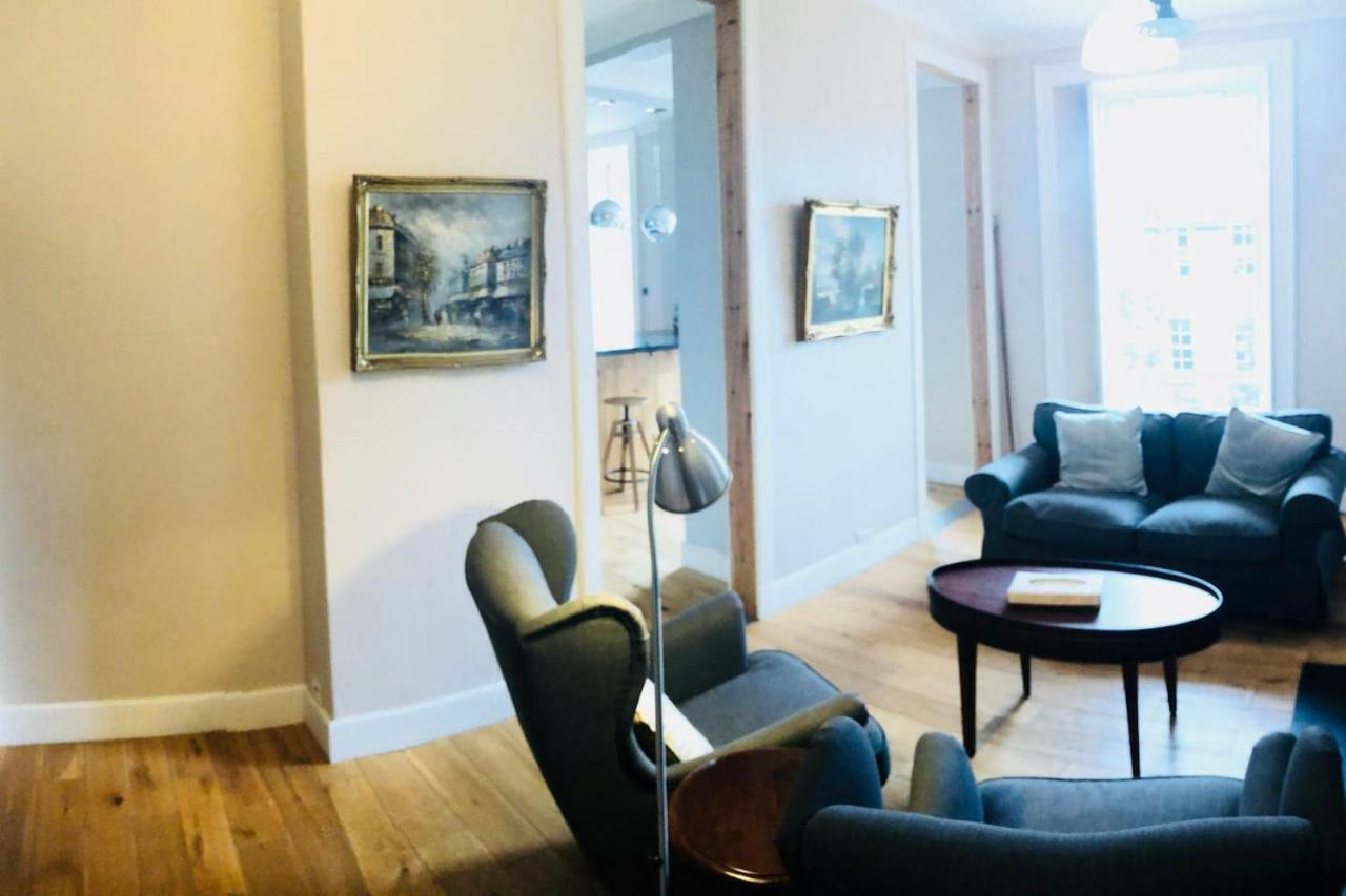 Spacious 2 Bed Apt Next To Royal Mile & Waverley EDI Exterior photo