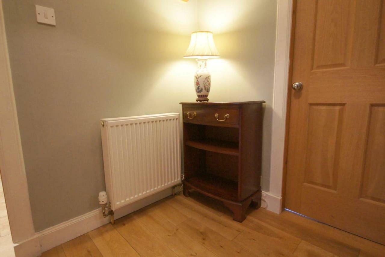 Spacious 2 Bed Apt Next To Royal Mile & Waverley EDI Exterior photo